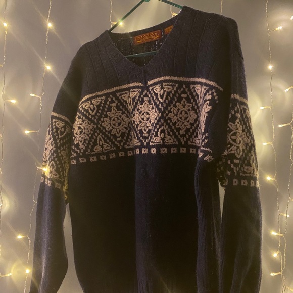 Levi's Sweaters - Vintage Old School Brand Oversized Sweater